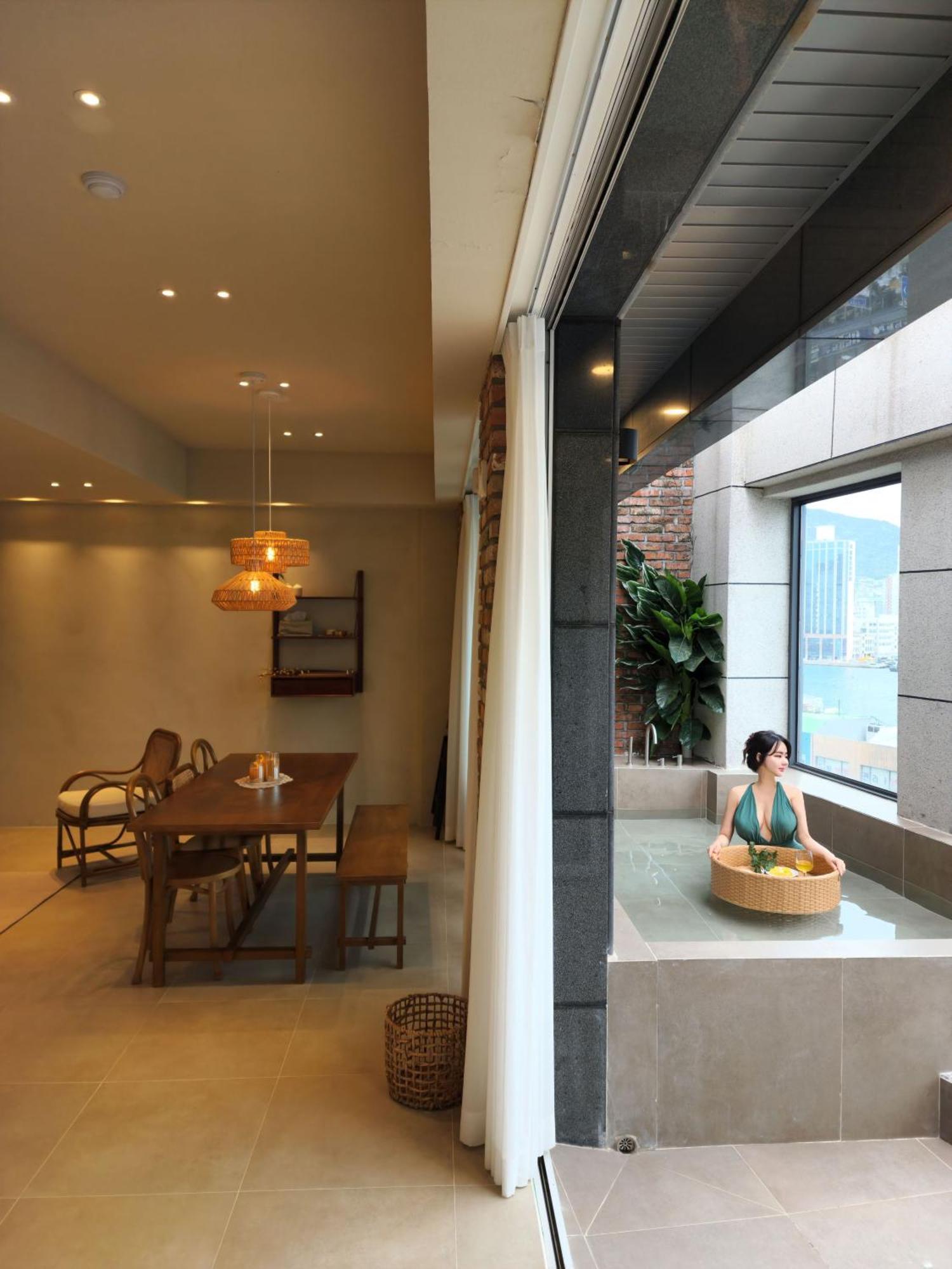 Vila Poolvilla Gaon *
